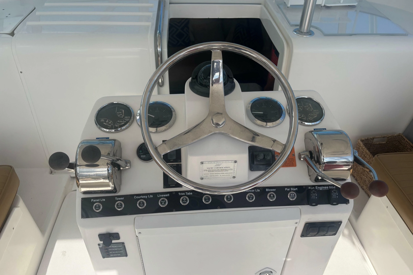 2004 Luhrs 32 Open
