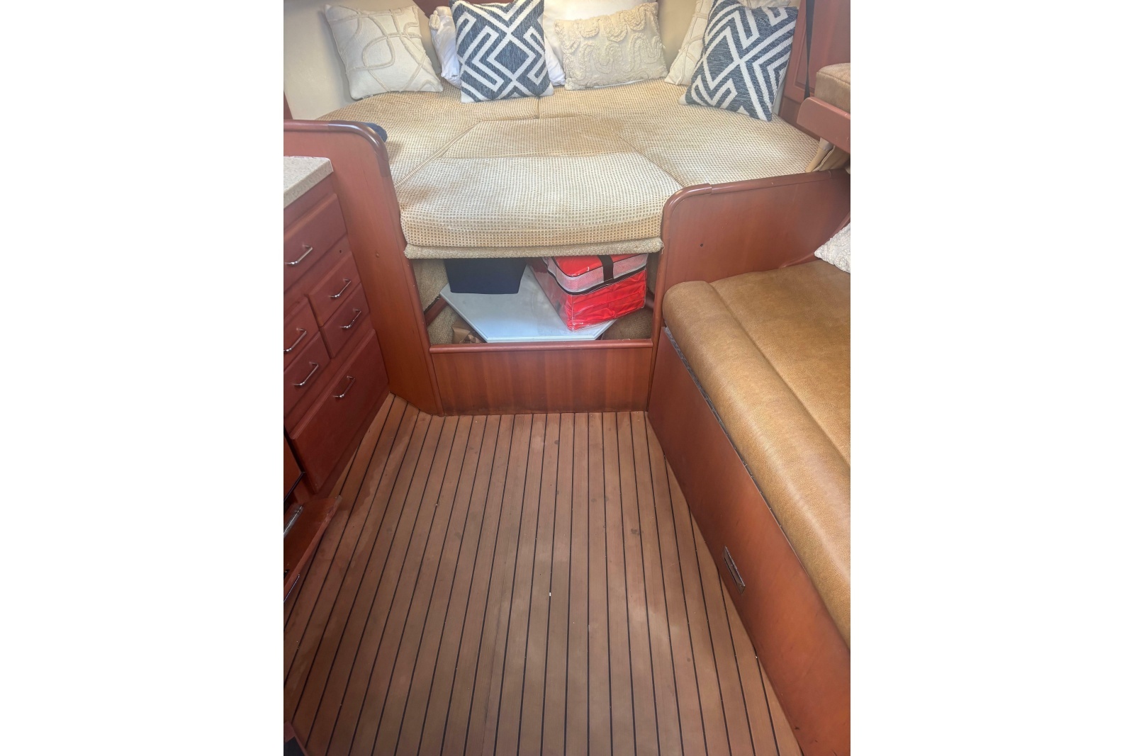 2004 Luhrs 32 Open