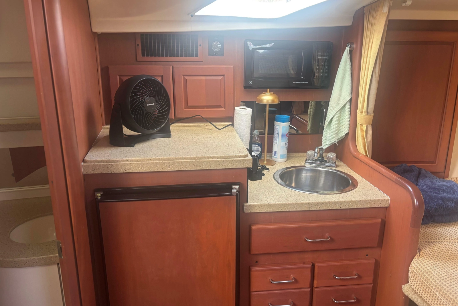 2004 Luhrs 32 Open