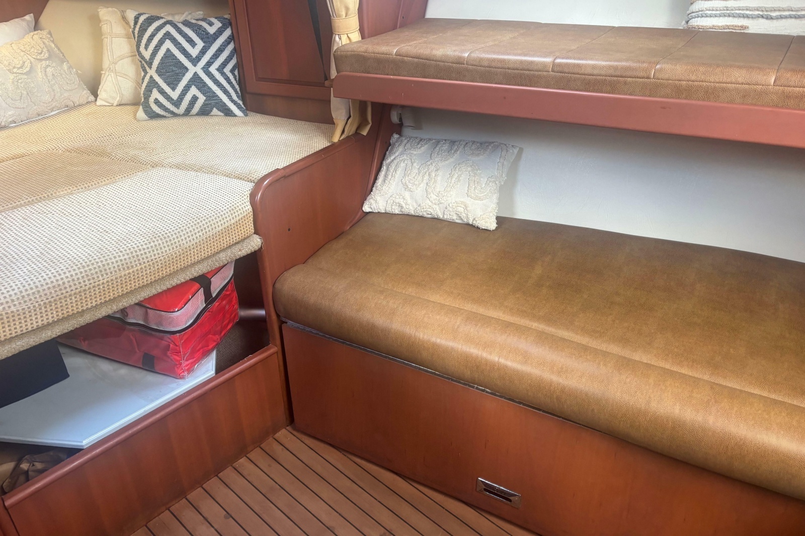 2004 Luhrs 32 Open