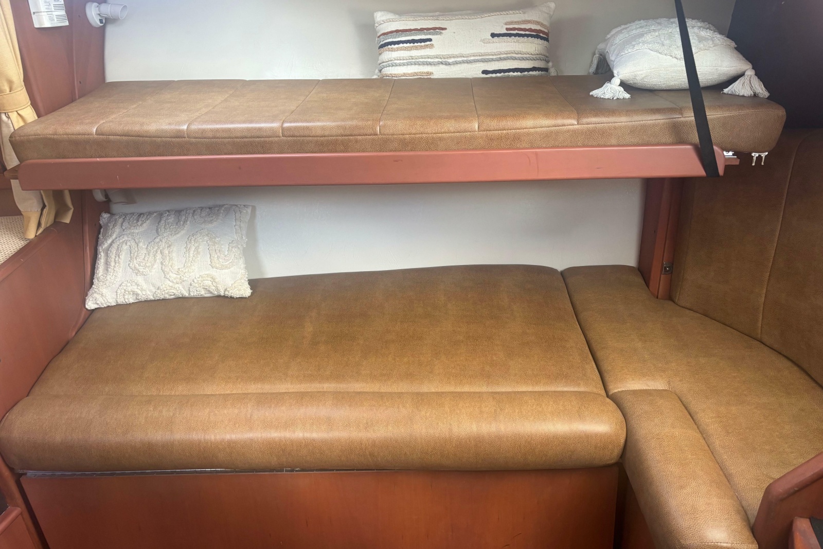 2004 Luhrs 32 Open