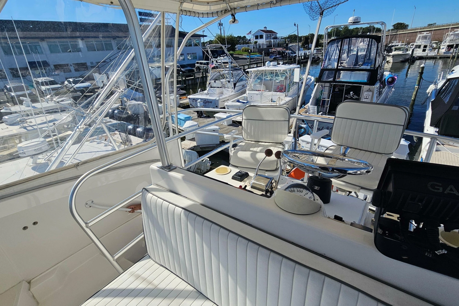 2004 Luhrs 34 Convertible
