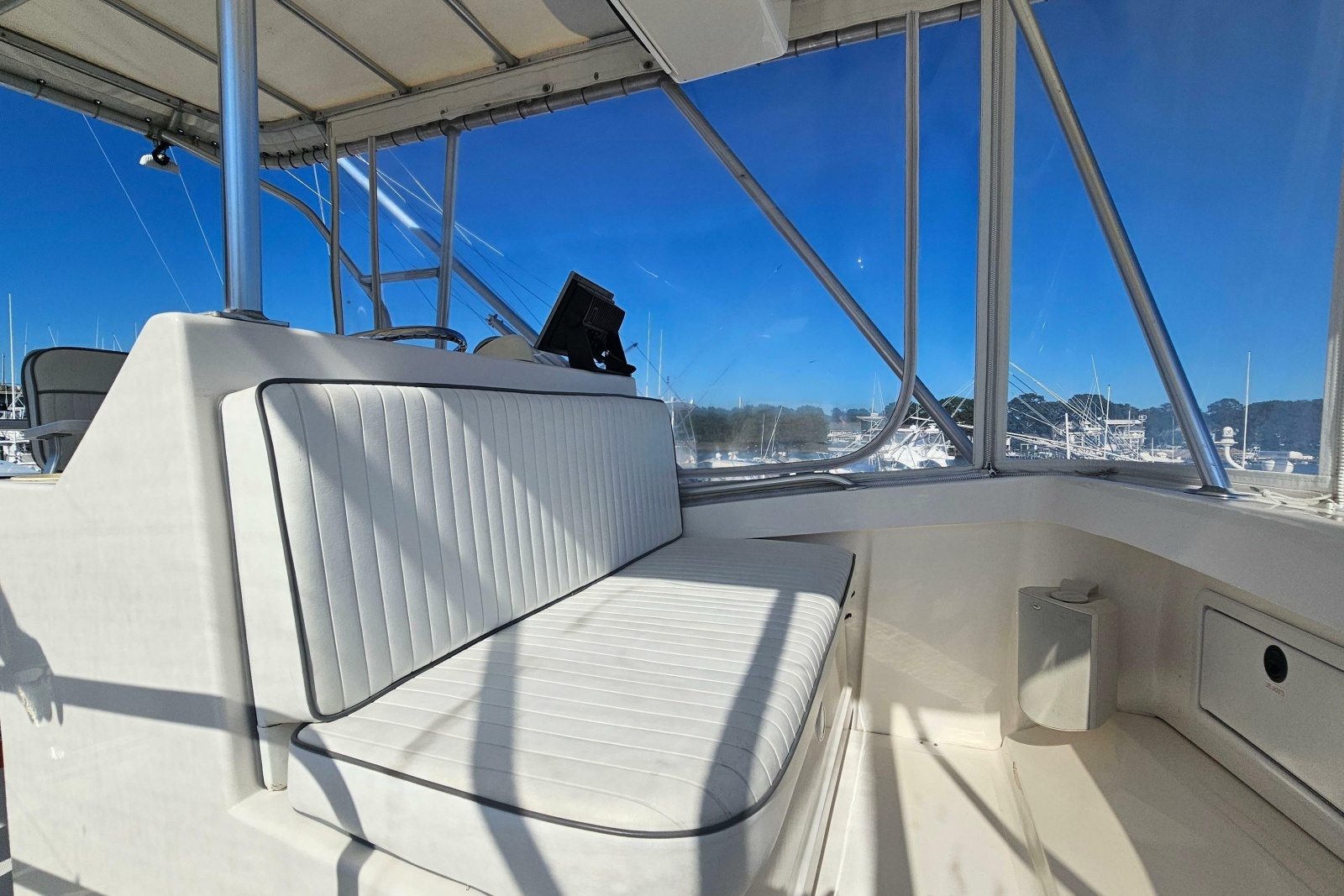 2004 Luhrs 34 Convertible