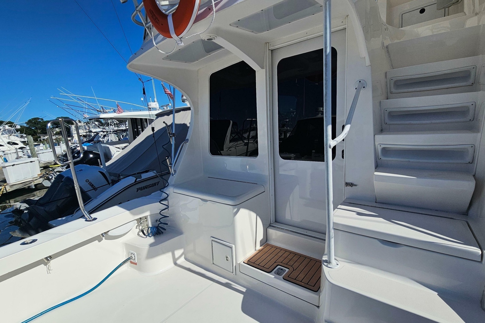 2004 Luhrs 34 Convertible