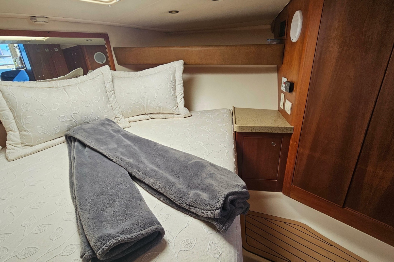 2004 Luhrs 34 Convertible
