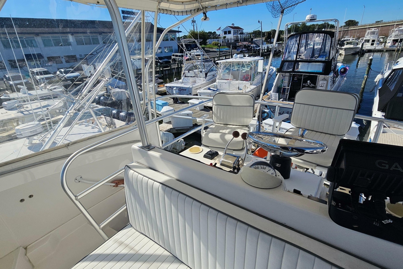 2004 Luhrs 34 Convertible