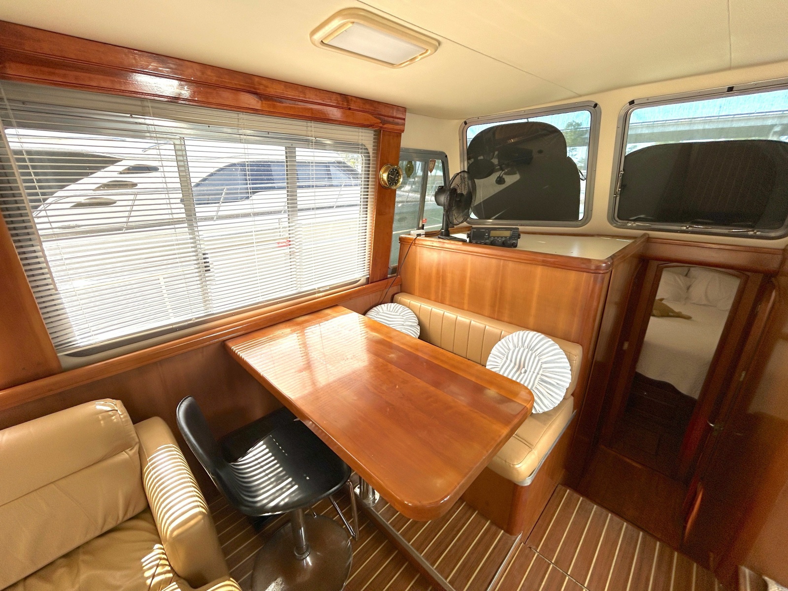2004 Mainship 400 Trawler