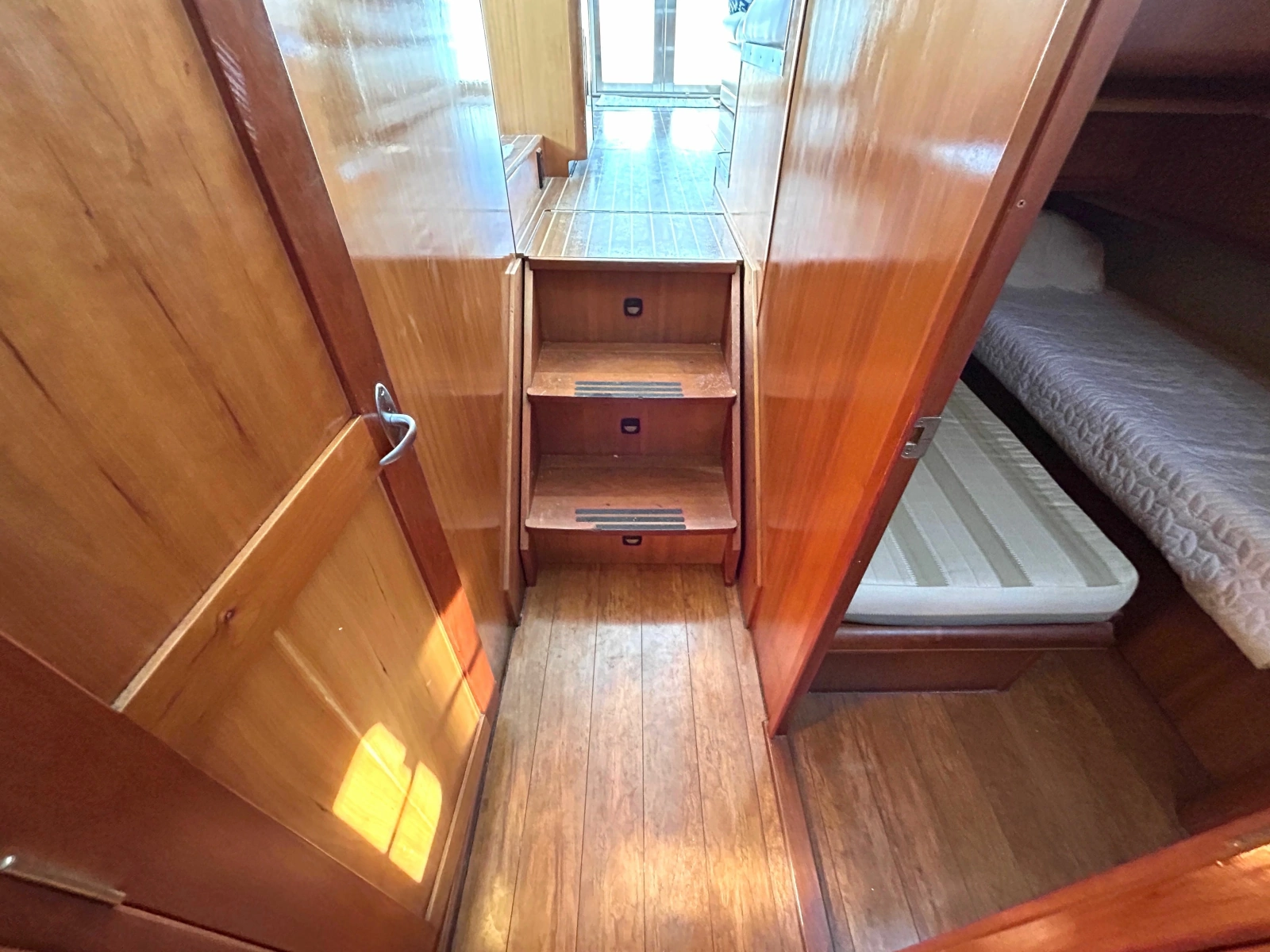 Southern Cross 40ft Mainship Yacht For Sale