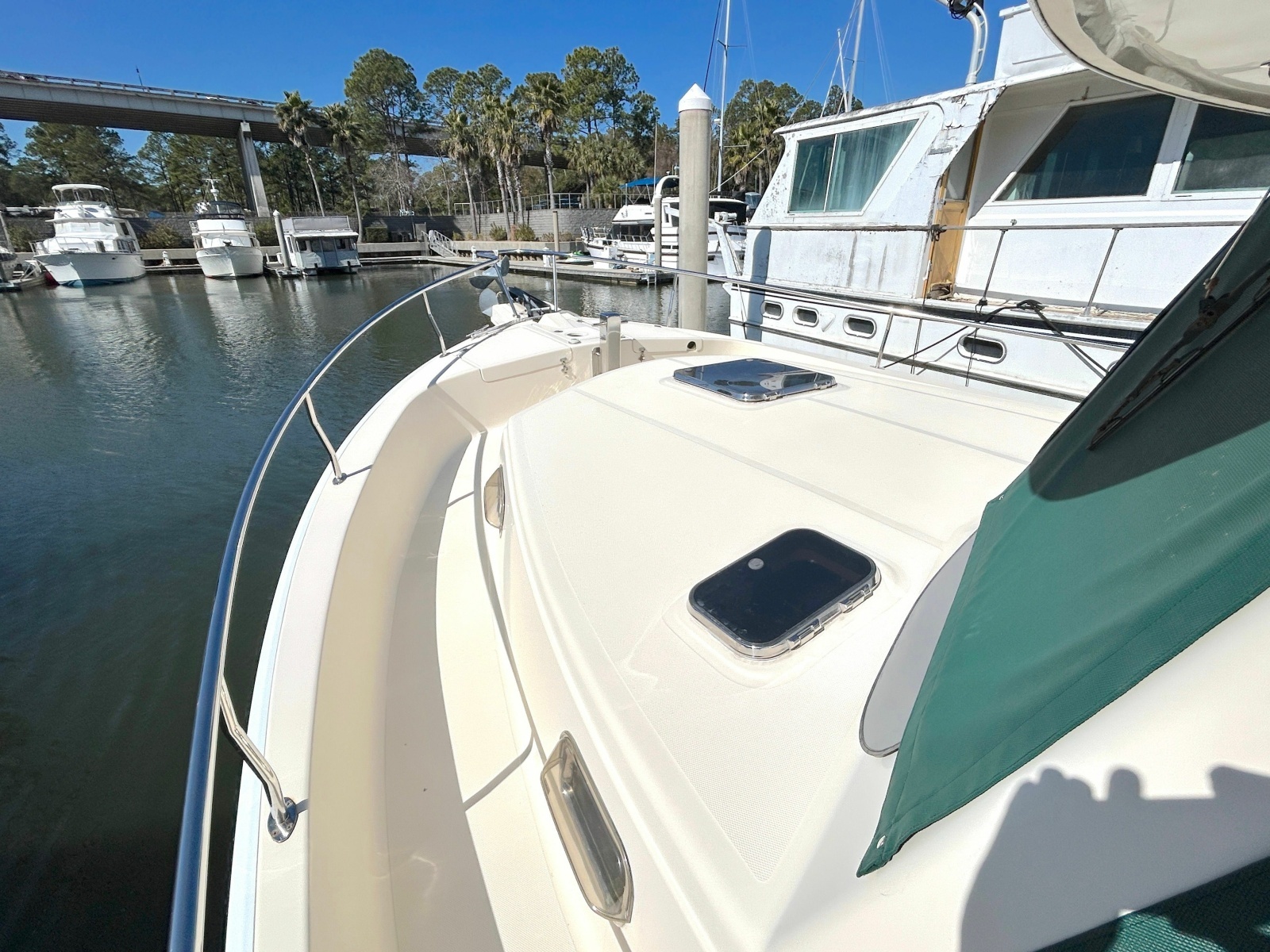 2004 Mainship 400 Trawler