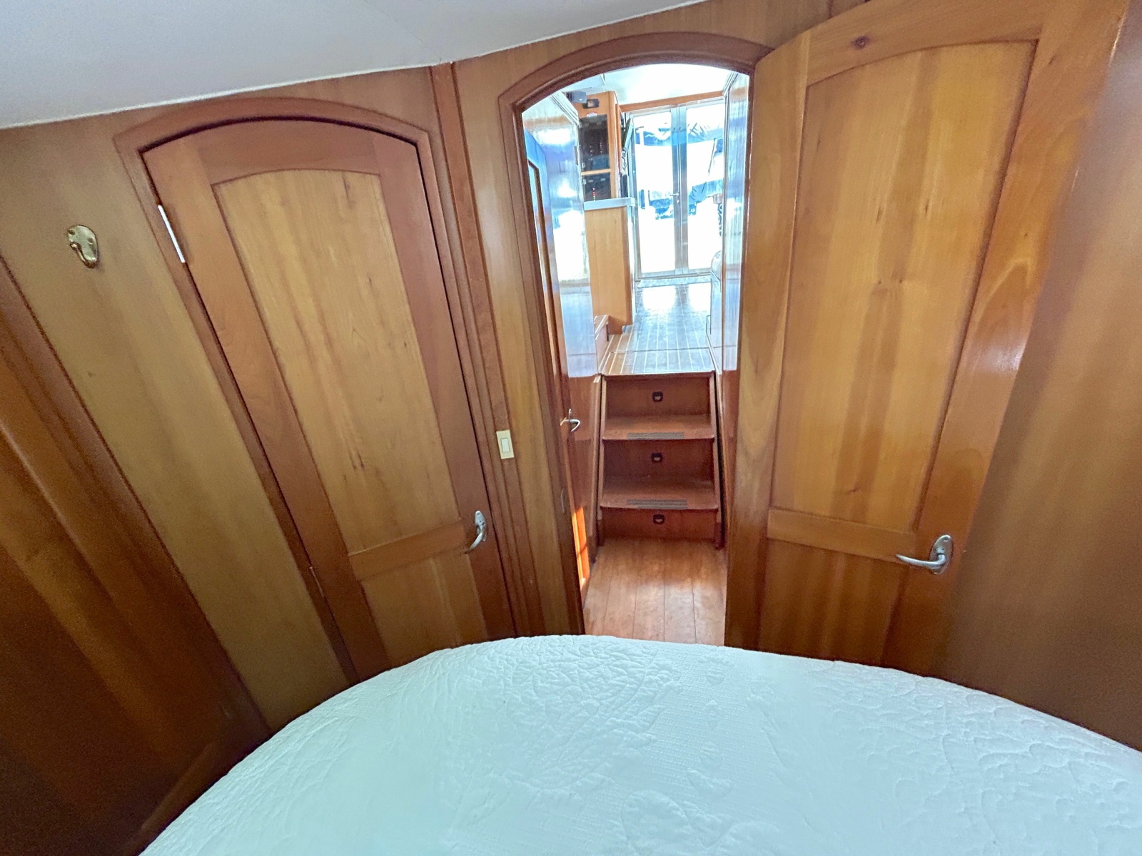 2004 Mainship 400 Trawler