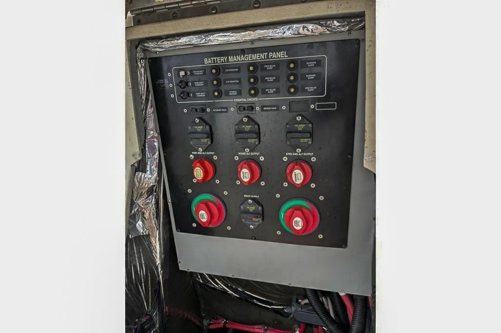 2004 Meridian 411 Sedan