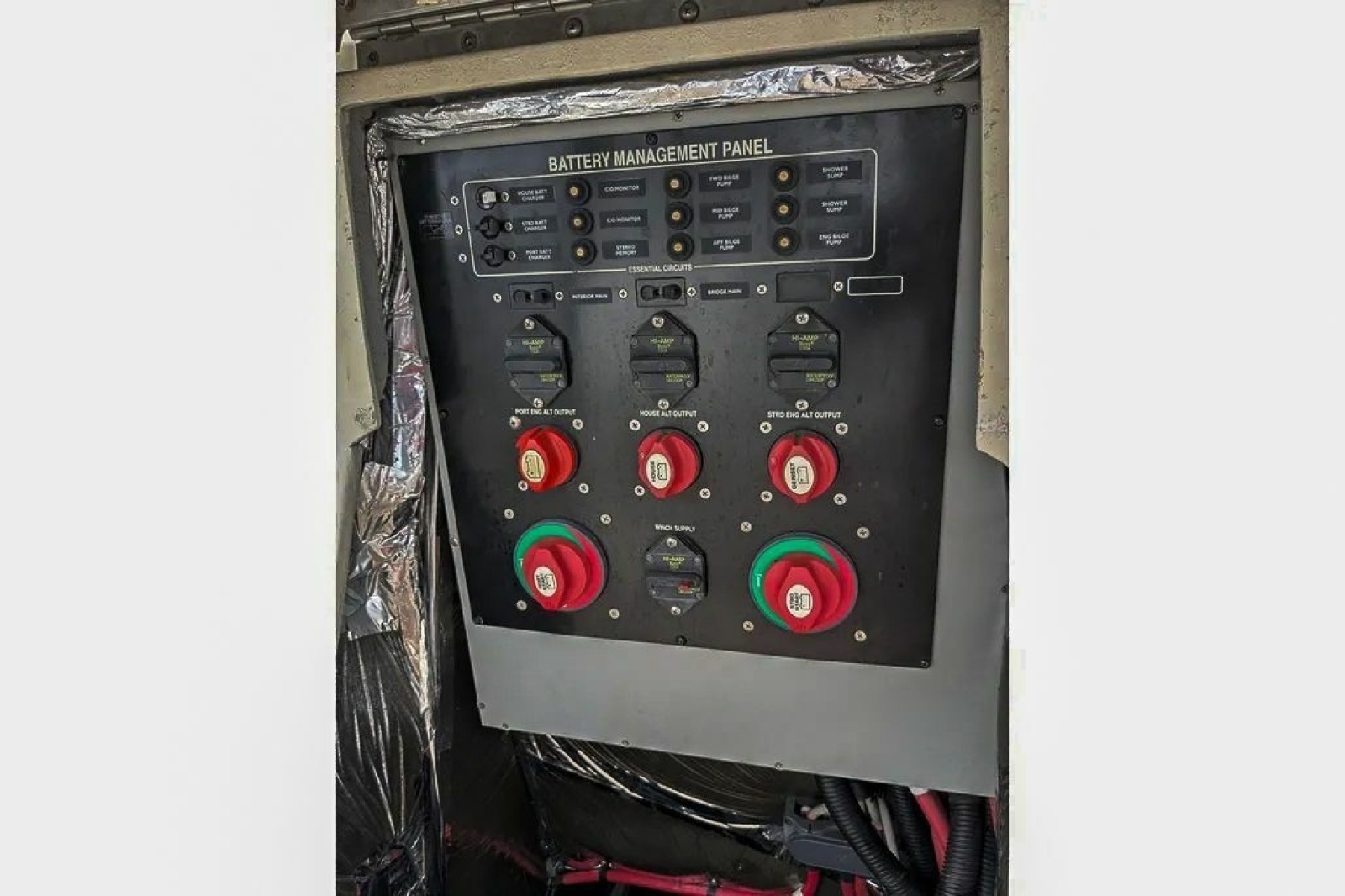 2004 Meridian 411 Sedan