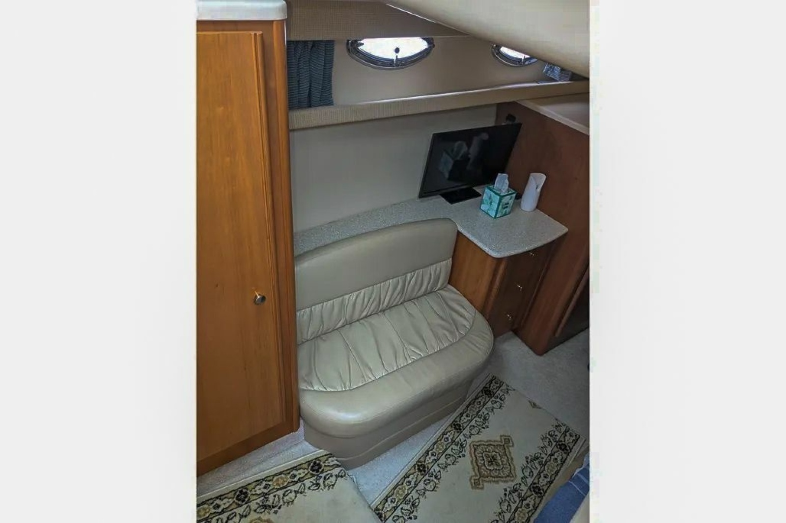 2004 Meridian 411 Sedan