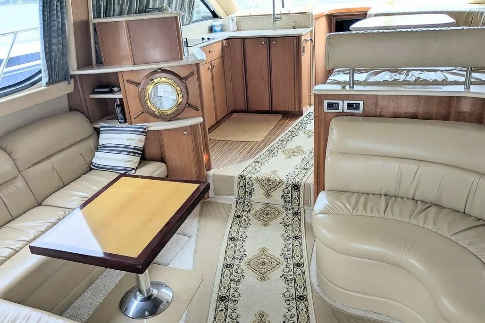 2004 Meridian 411 Sedan