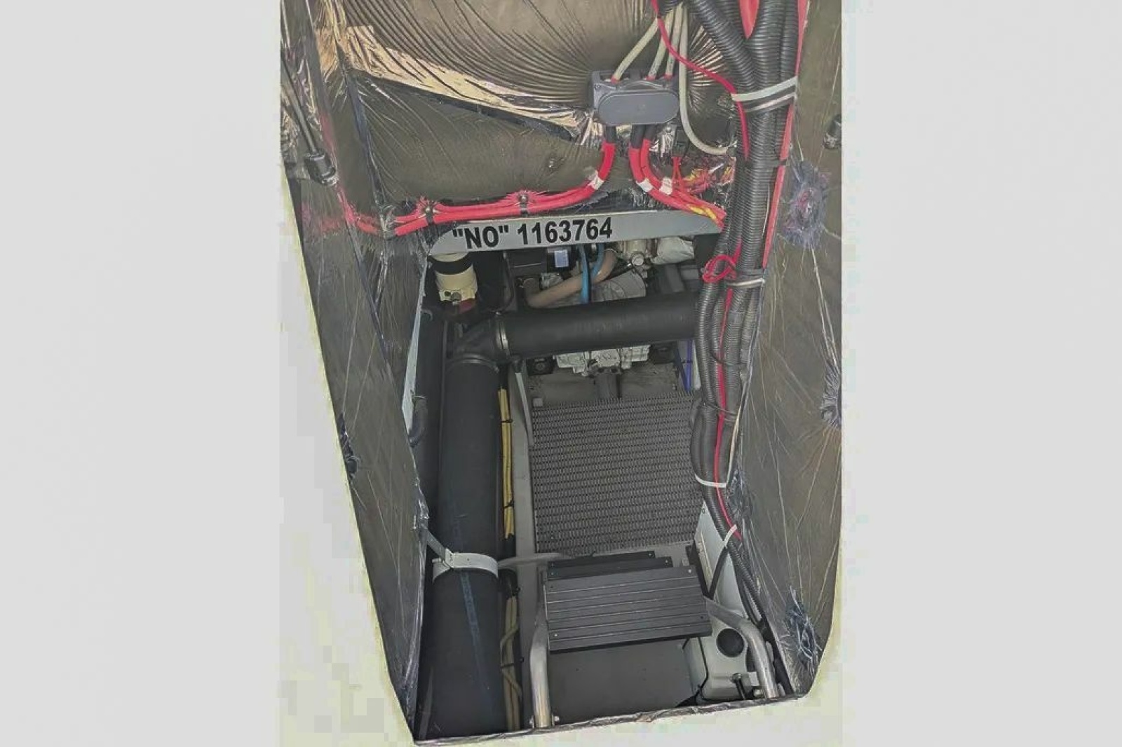 2004 Meridian 411 Sedan