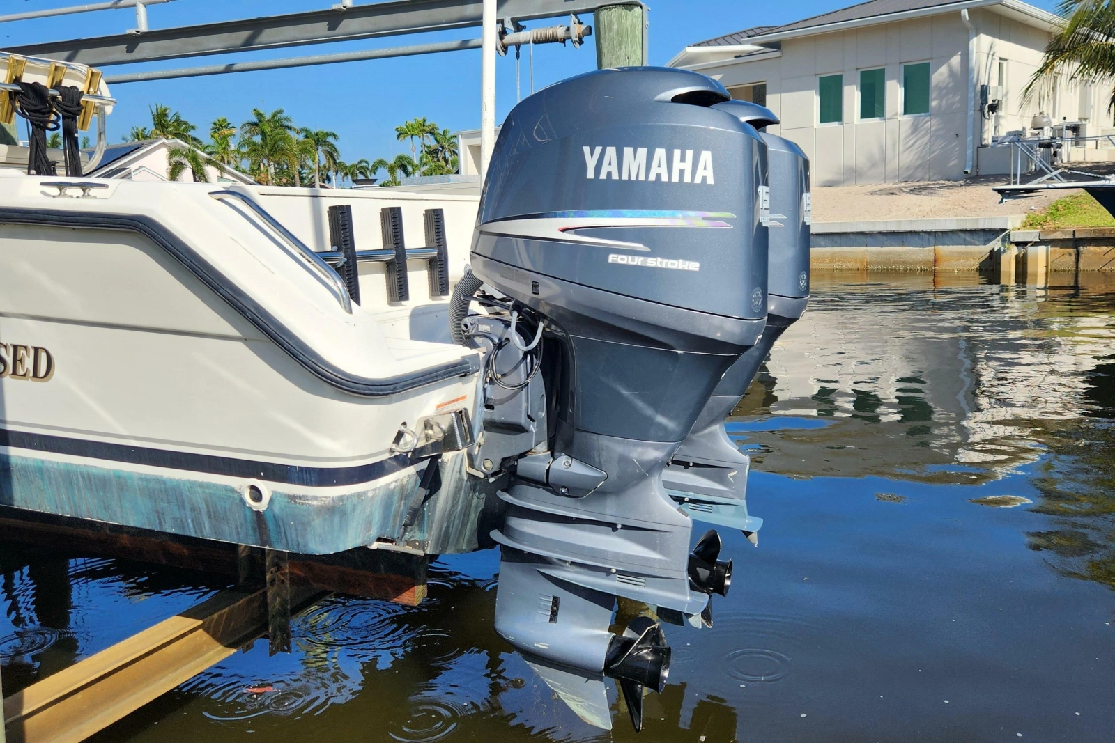 2004 Pursuit 2470 Center Console