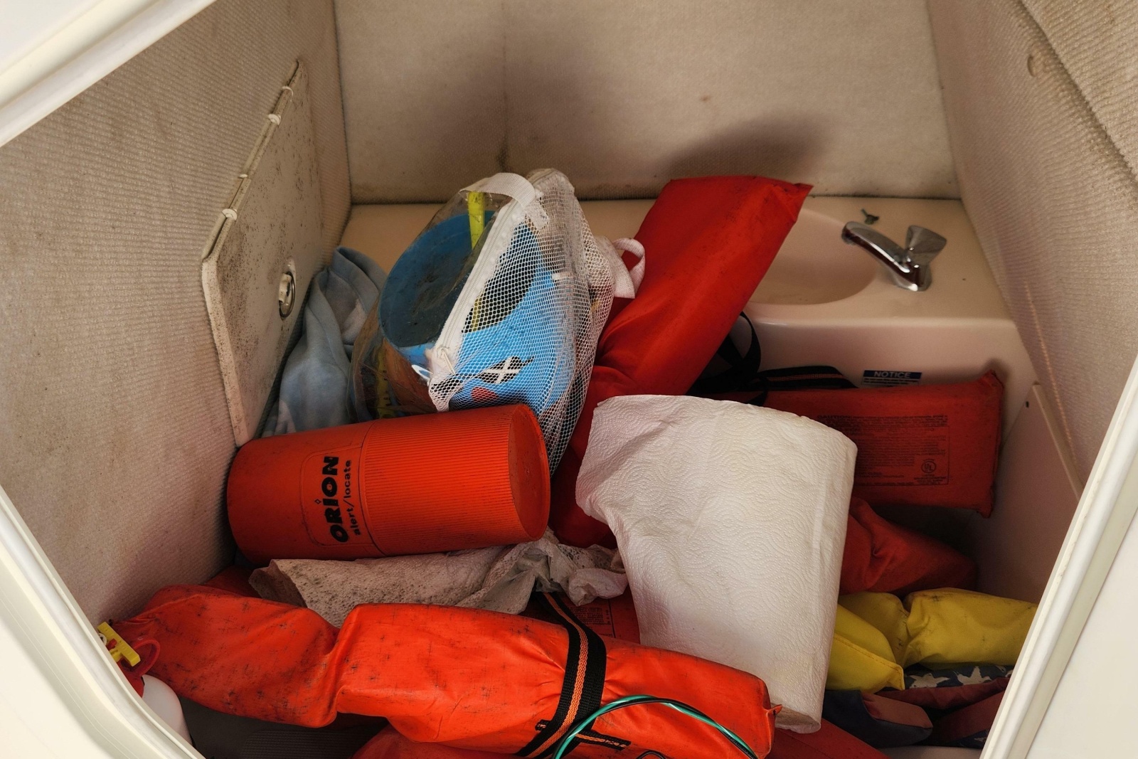 2004 Pursuit 2470 Center Console