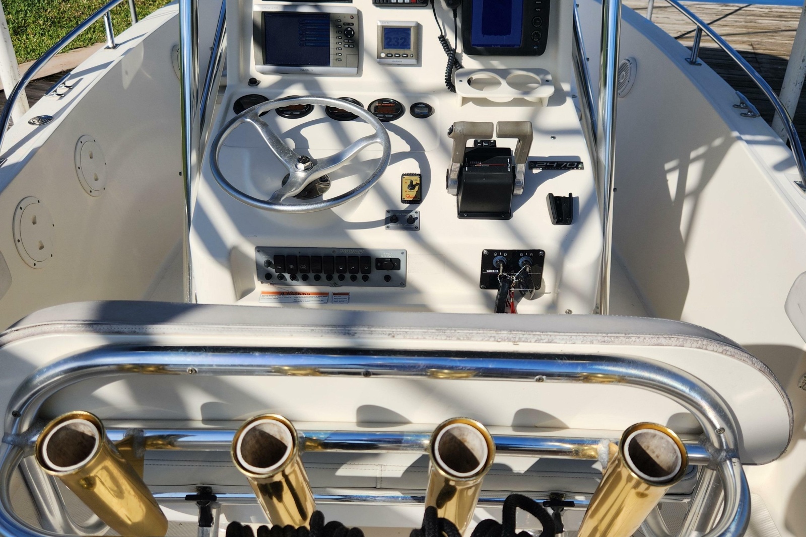 2004 Pursuit 2470 Center Console