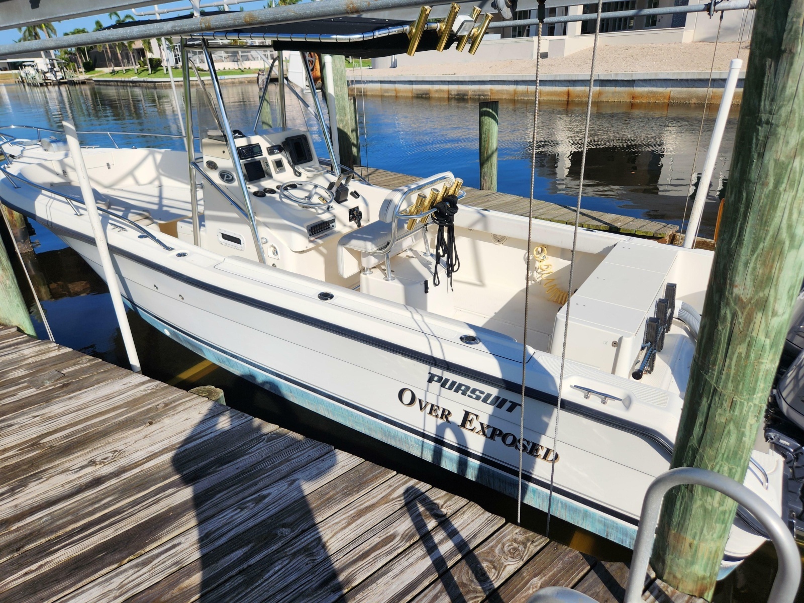 2004 Pursuit 2470 Center Console