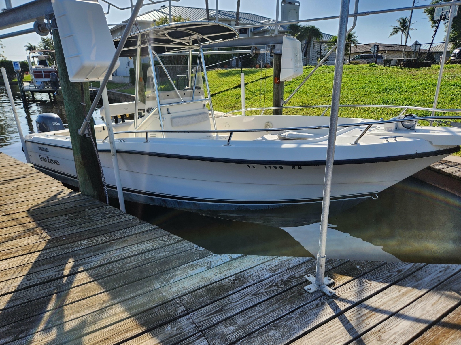 2004 Pursuit 2470 Center Console