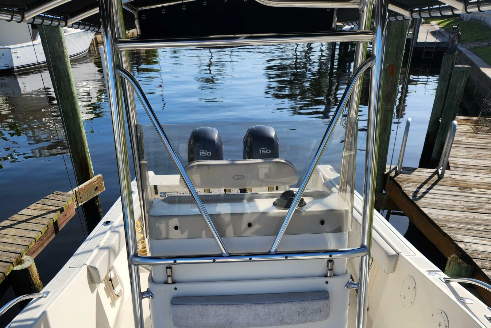 2004 Pursuit 2470 Center Console