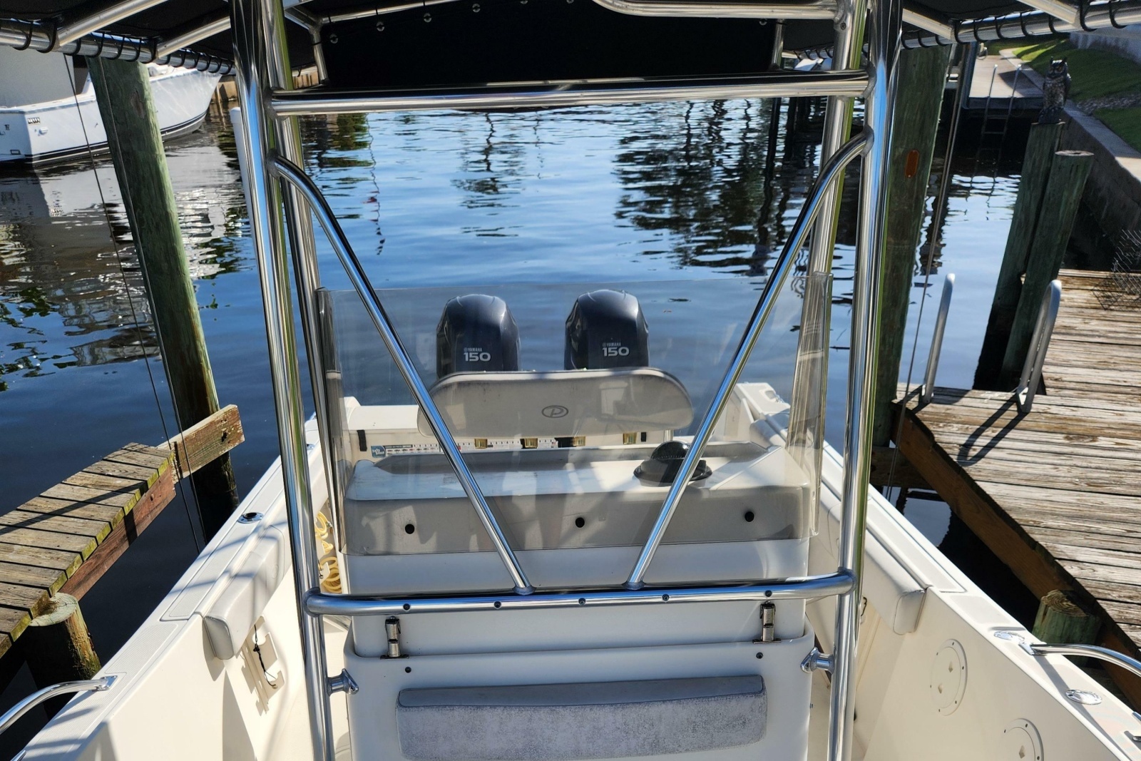 2004 Pursuit 2470 Center Console