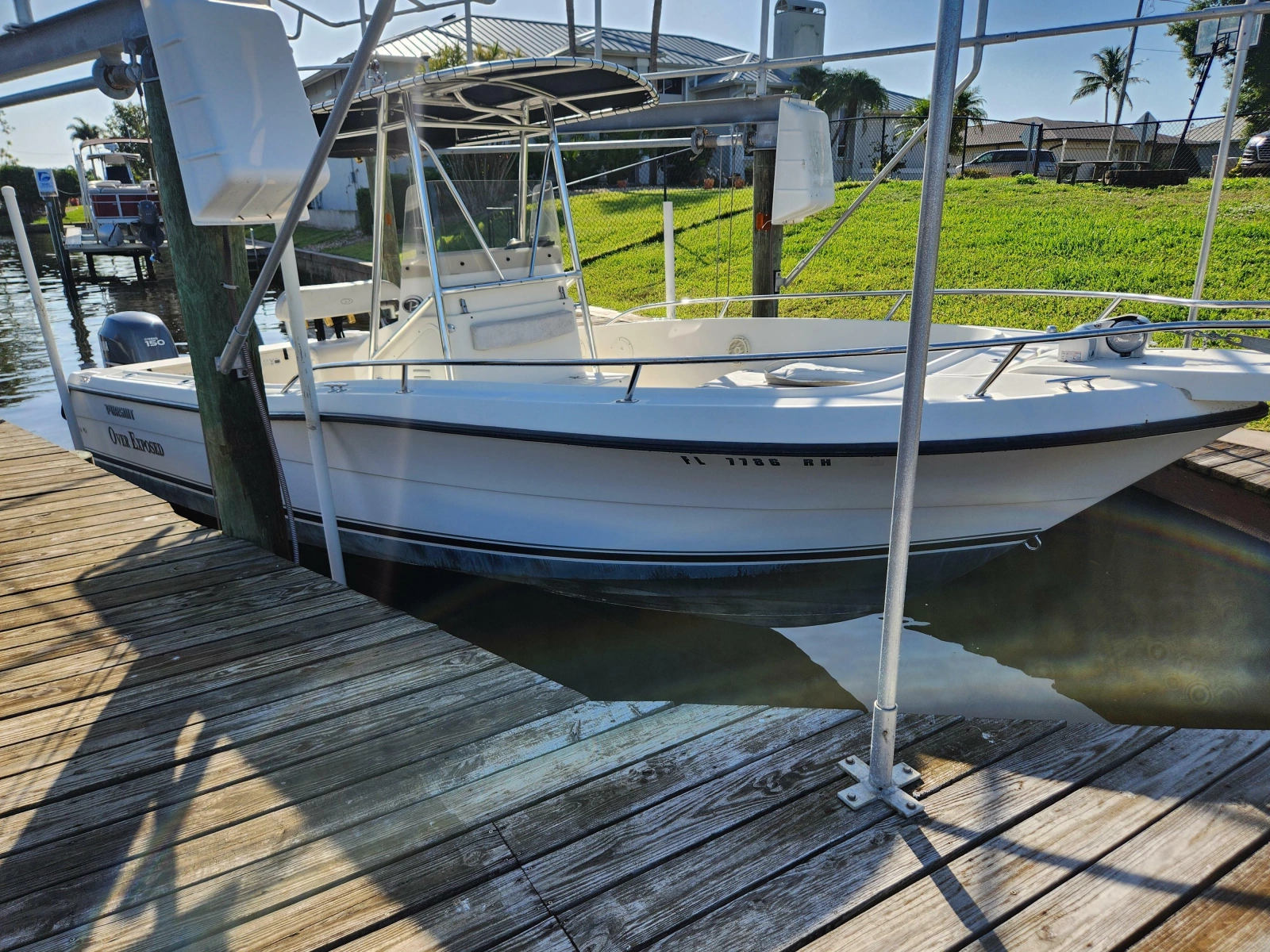 2004 Pursuit 2470 Center Console