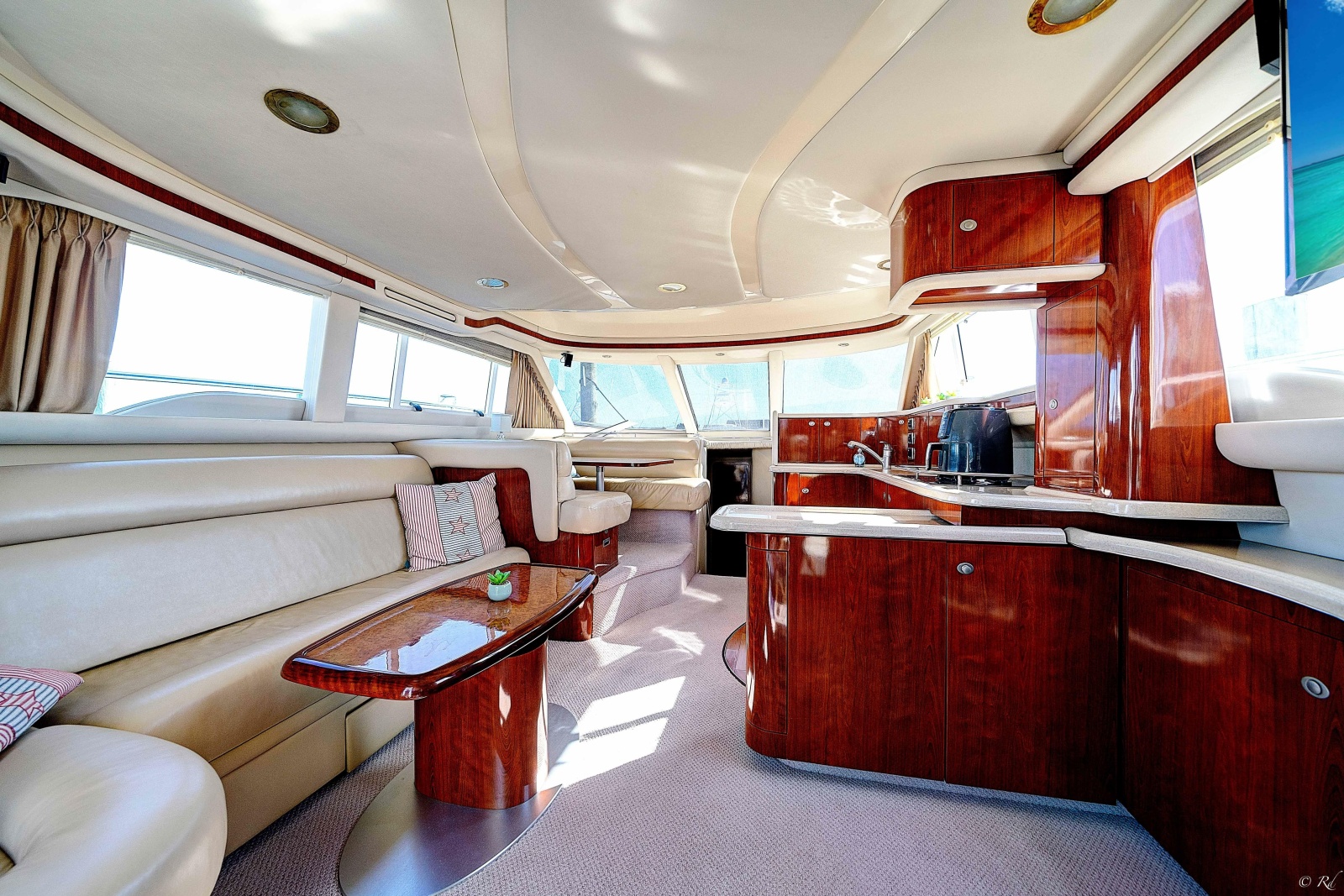 2004 Sea Ray 480 Sedan Bridge
