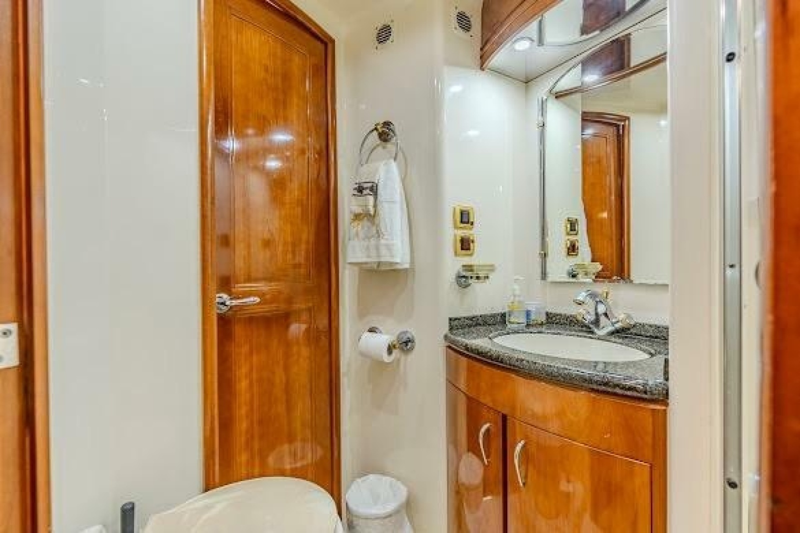 2003 Carver 570 Voyager Pilothouse