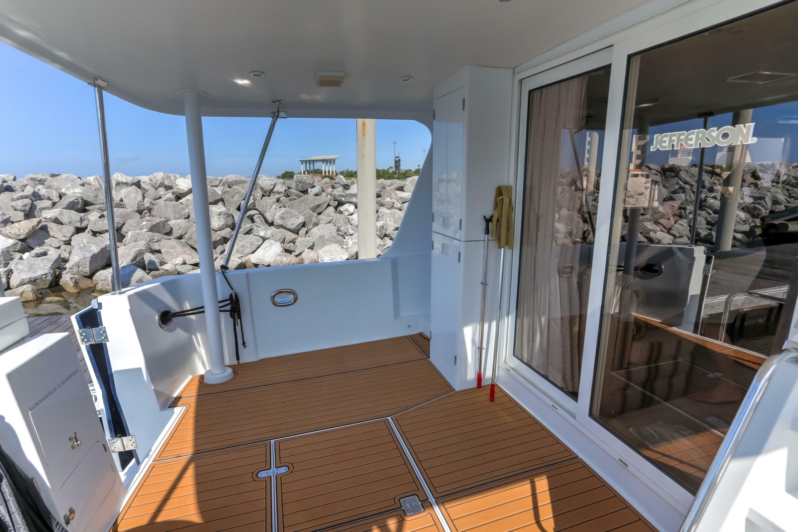 2003 Jefferson Pilothouse 57