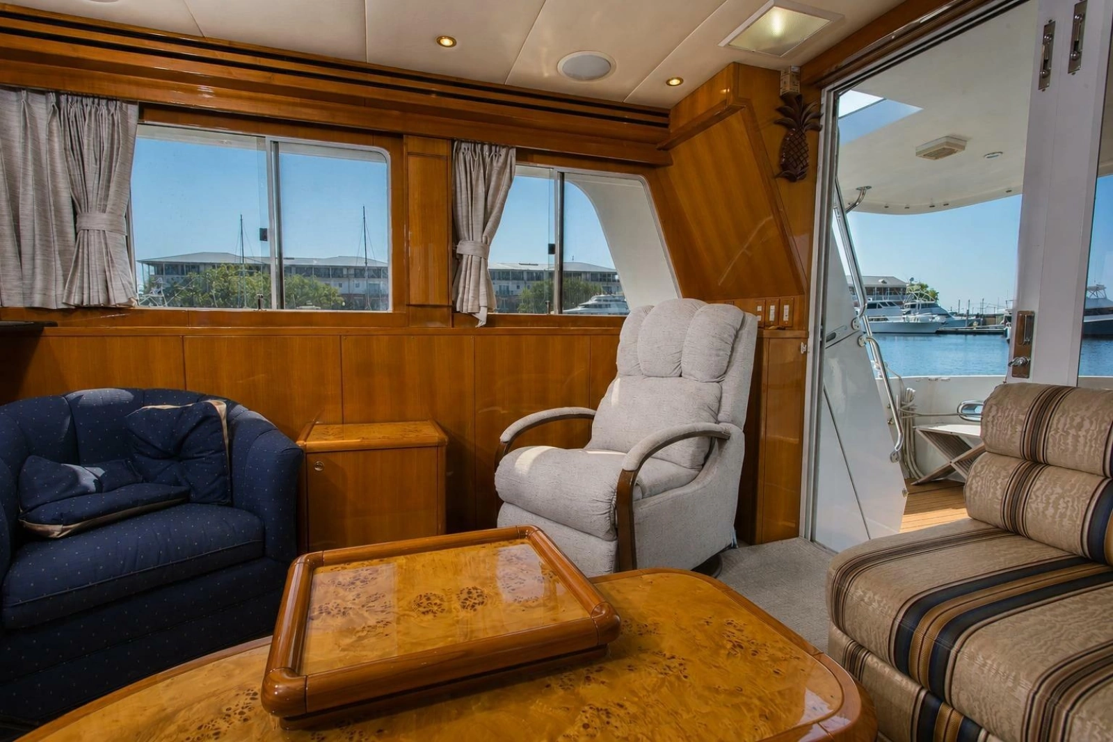 2003 Jefferson Pilothouse 57