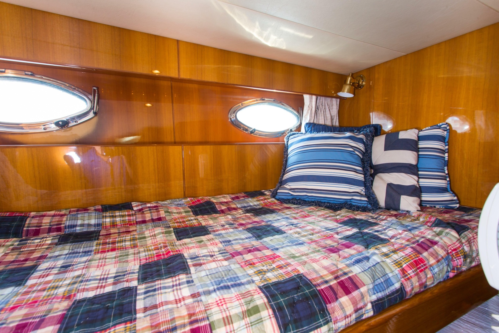 2003 Jefferson Pilothouse 57