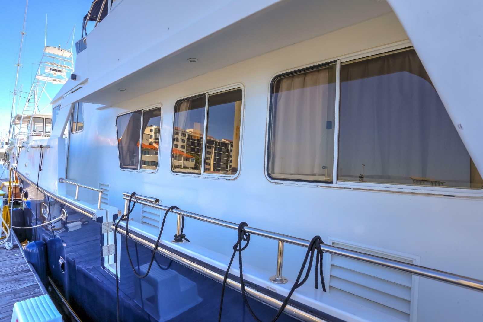 2003 Jefferson Pilothouse 57