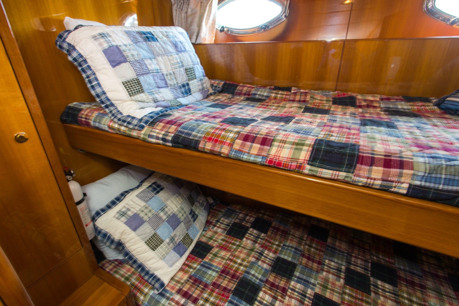 2003 Jefferson Pilothouse 57