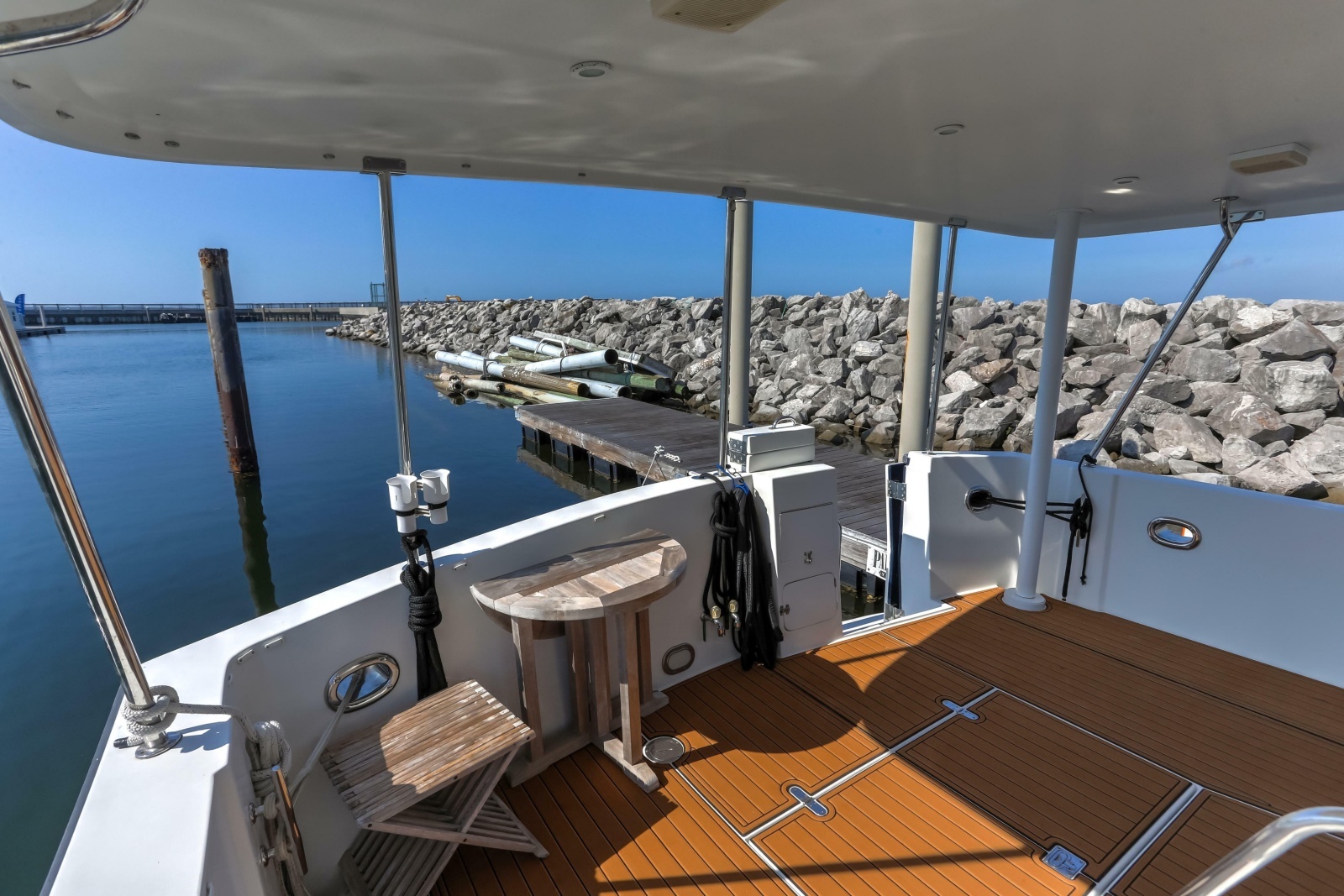 2003 Jefferson Pilothouse 57