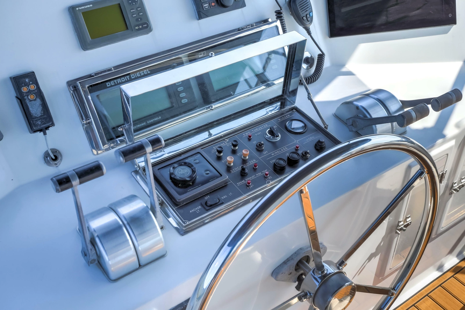 2003 Jefferson Pilothouse 57