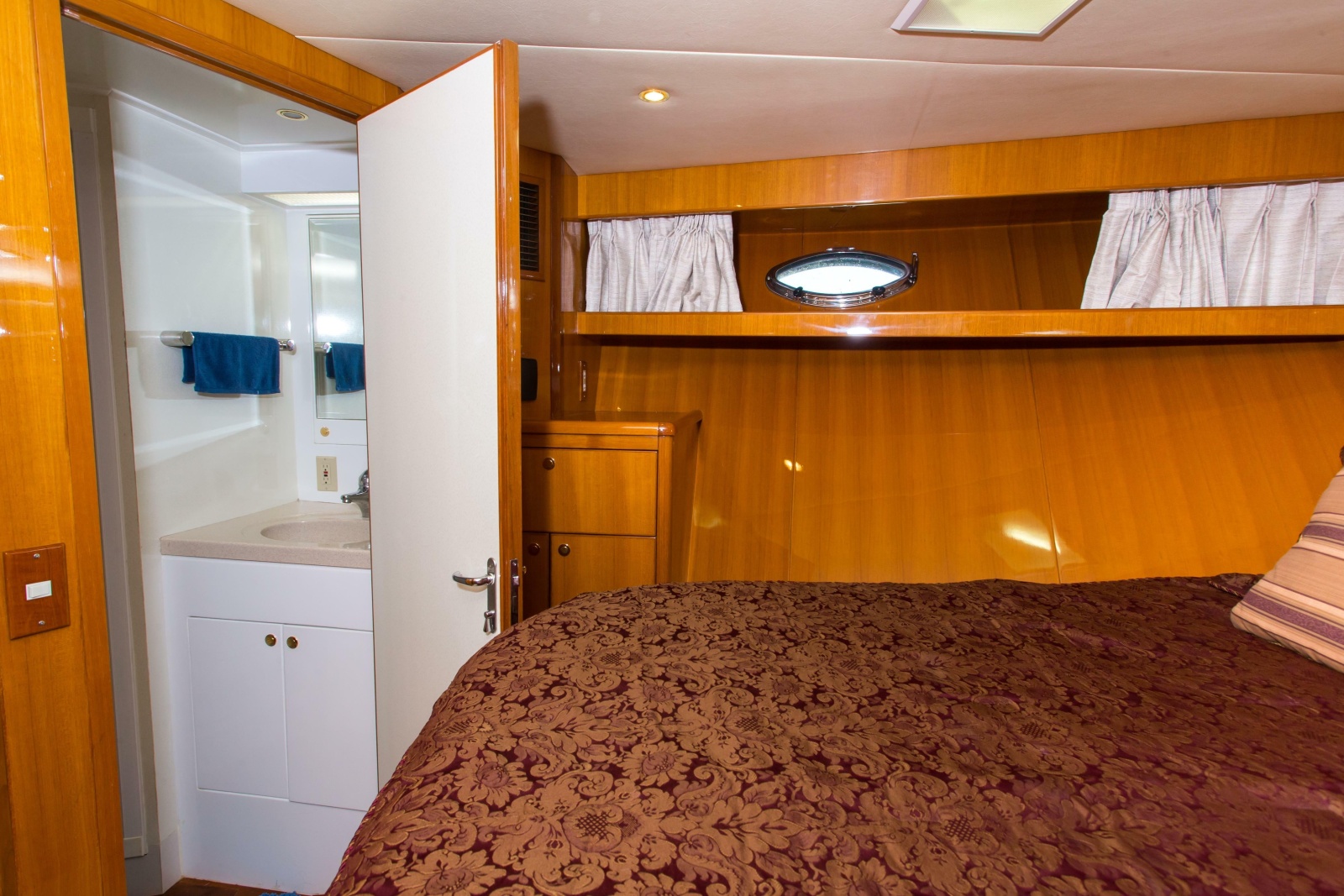 2003 Jefferson Pilothouse 57