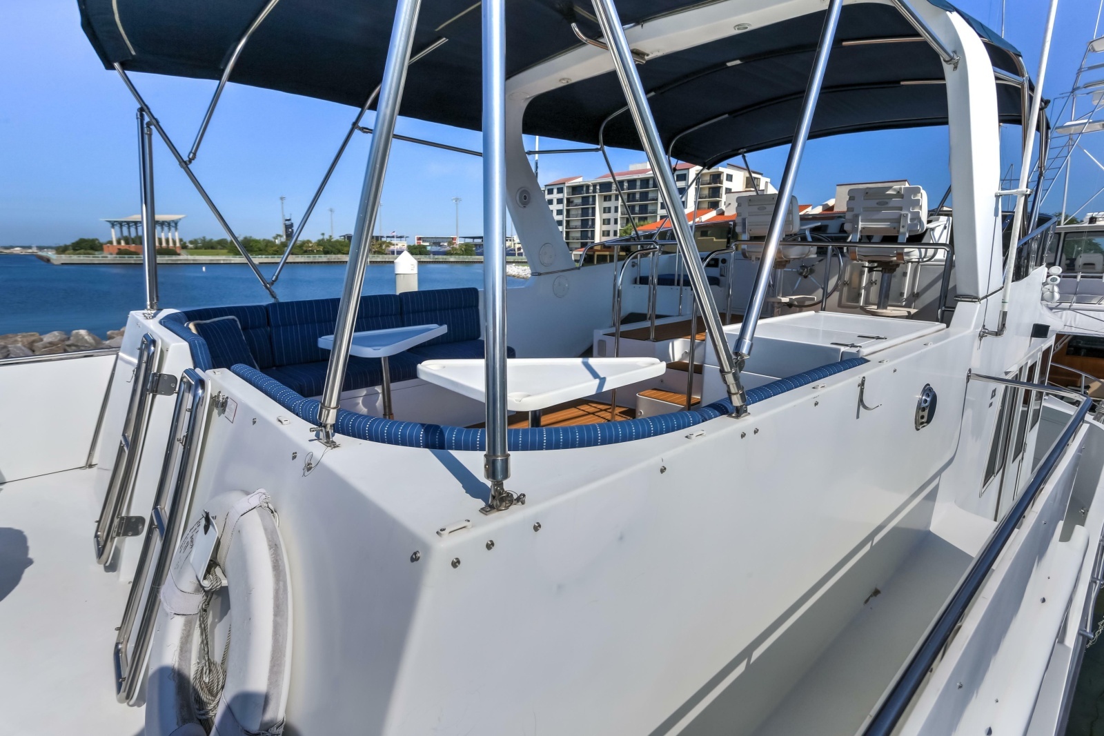 2003 Jefferson Pilothouse 57