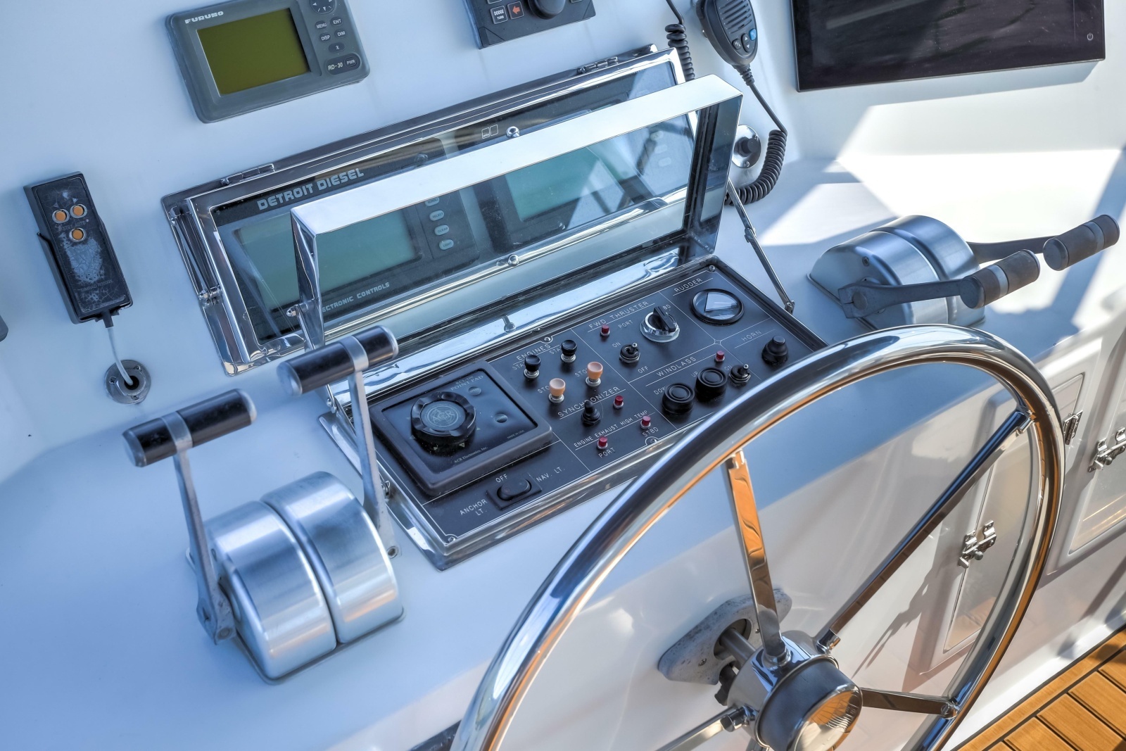 2003 Jefferson Pilothouse 57