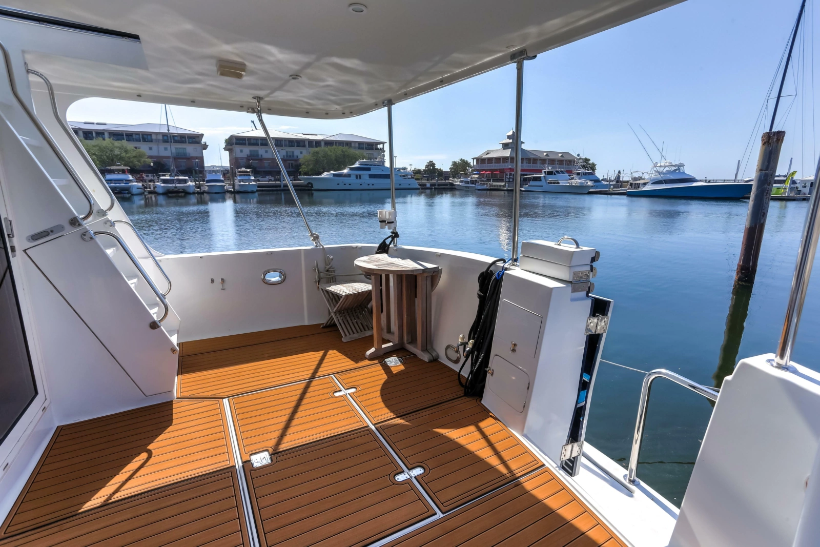 2003 Jefferson Pilothouse 57