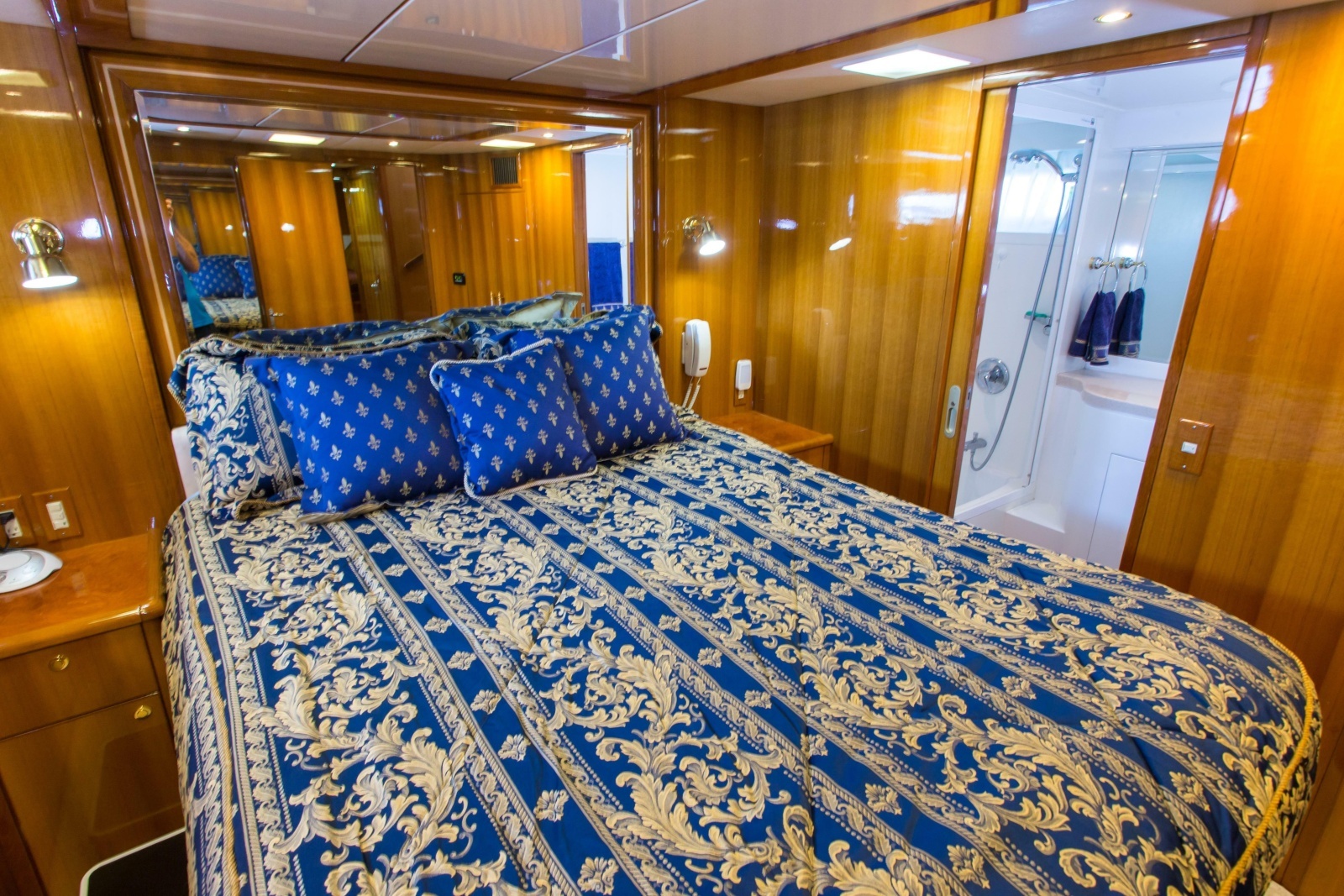 2003 Jefferson Pilothouse 57