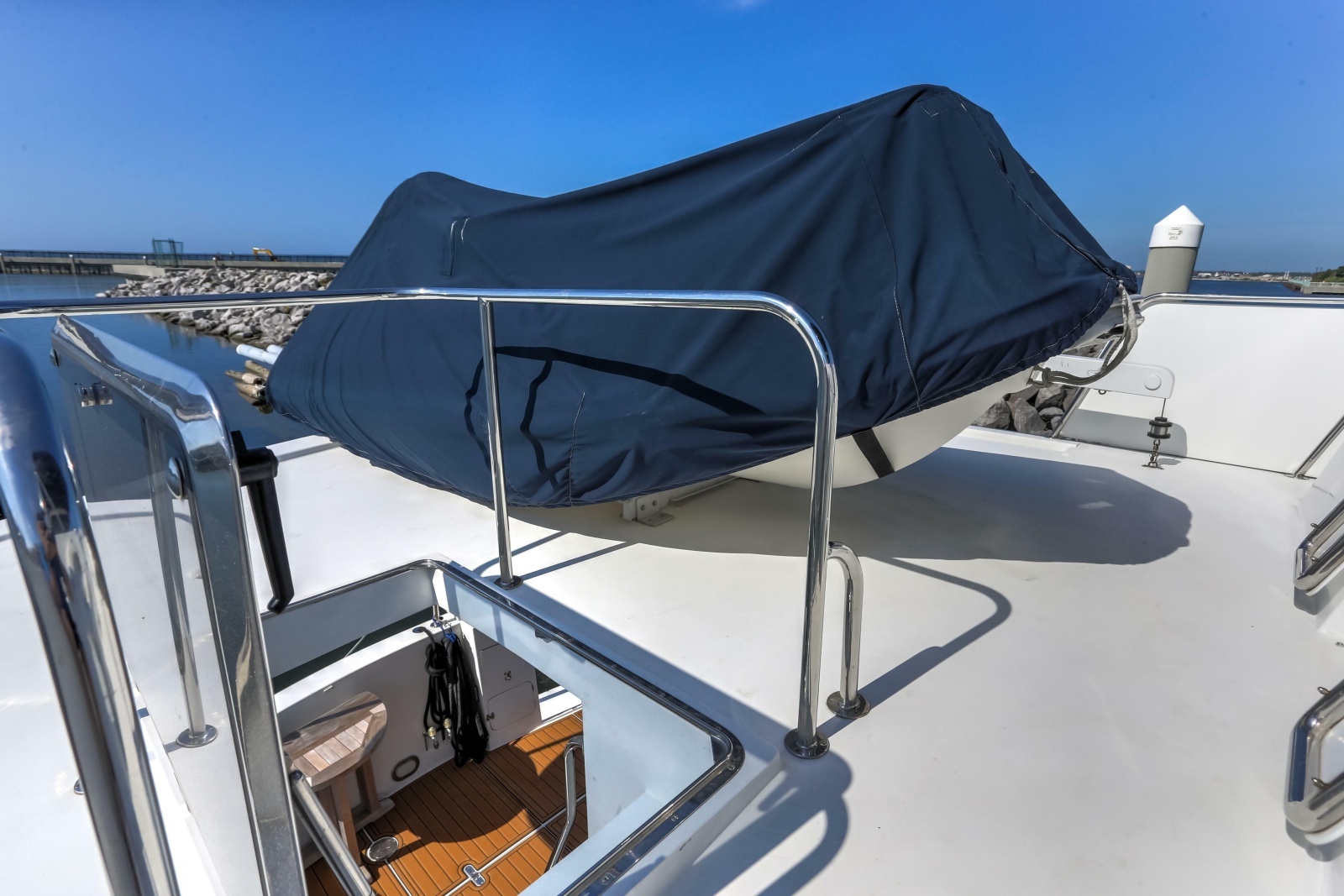 2003 Jefferson Pilothouse 57