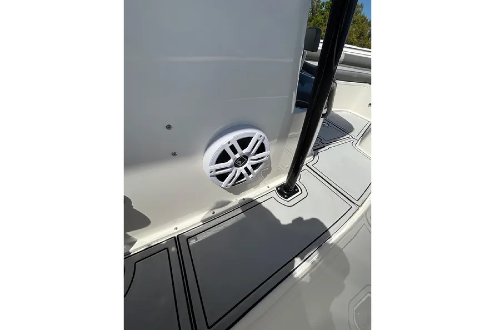 2023 Sea Born LX24 Center Console