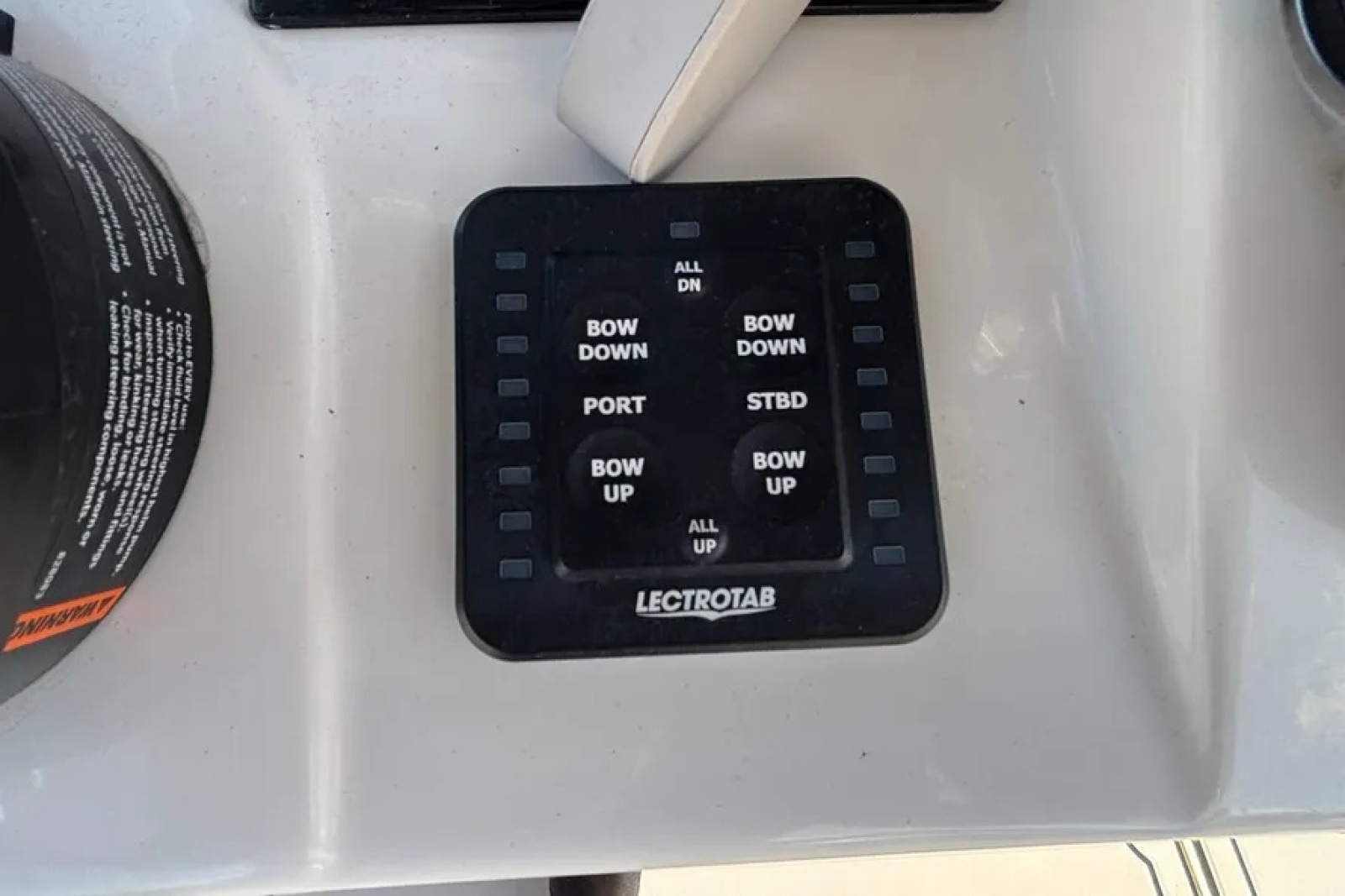 2023 Sea Born LX24 Center Console