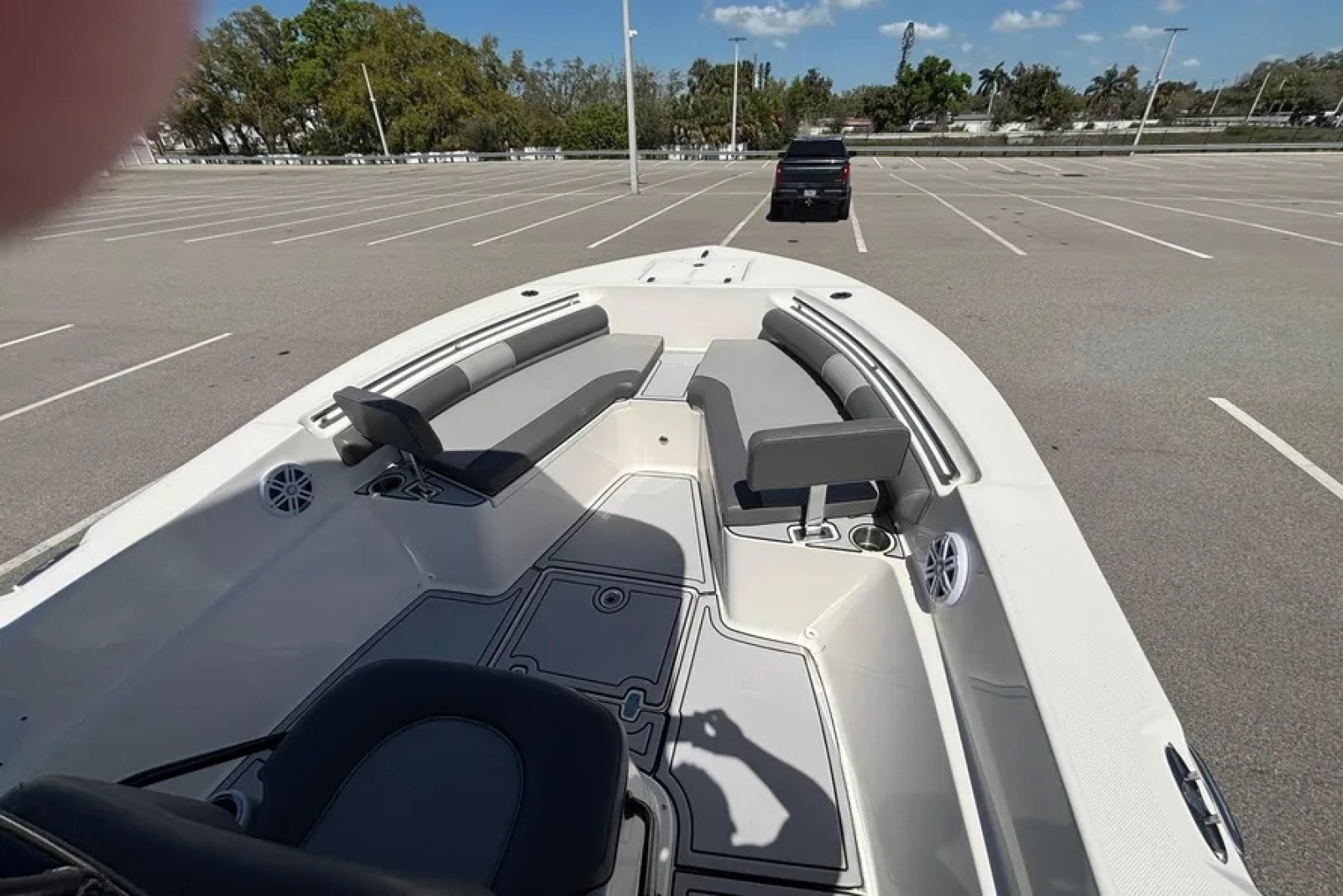 2023 Sea Born LX24 Center Console