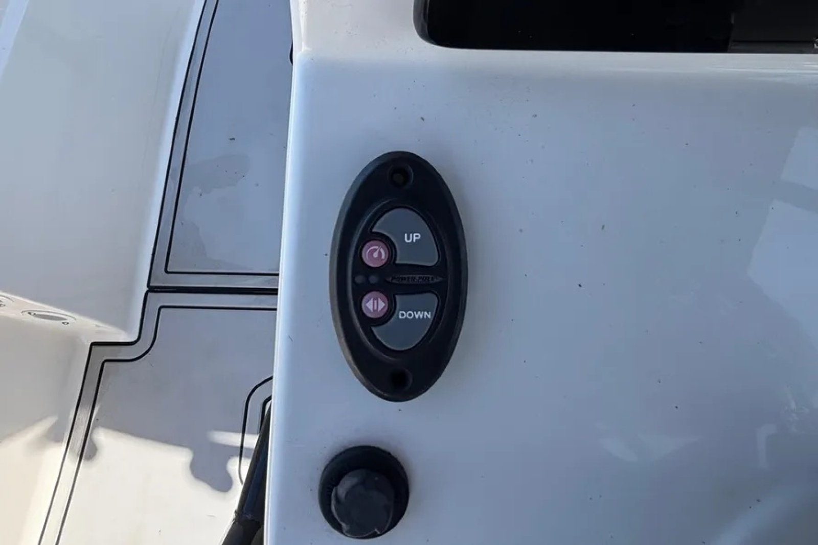 2023 Sea Born LX24 Center Console