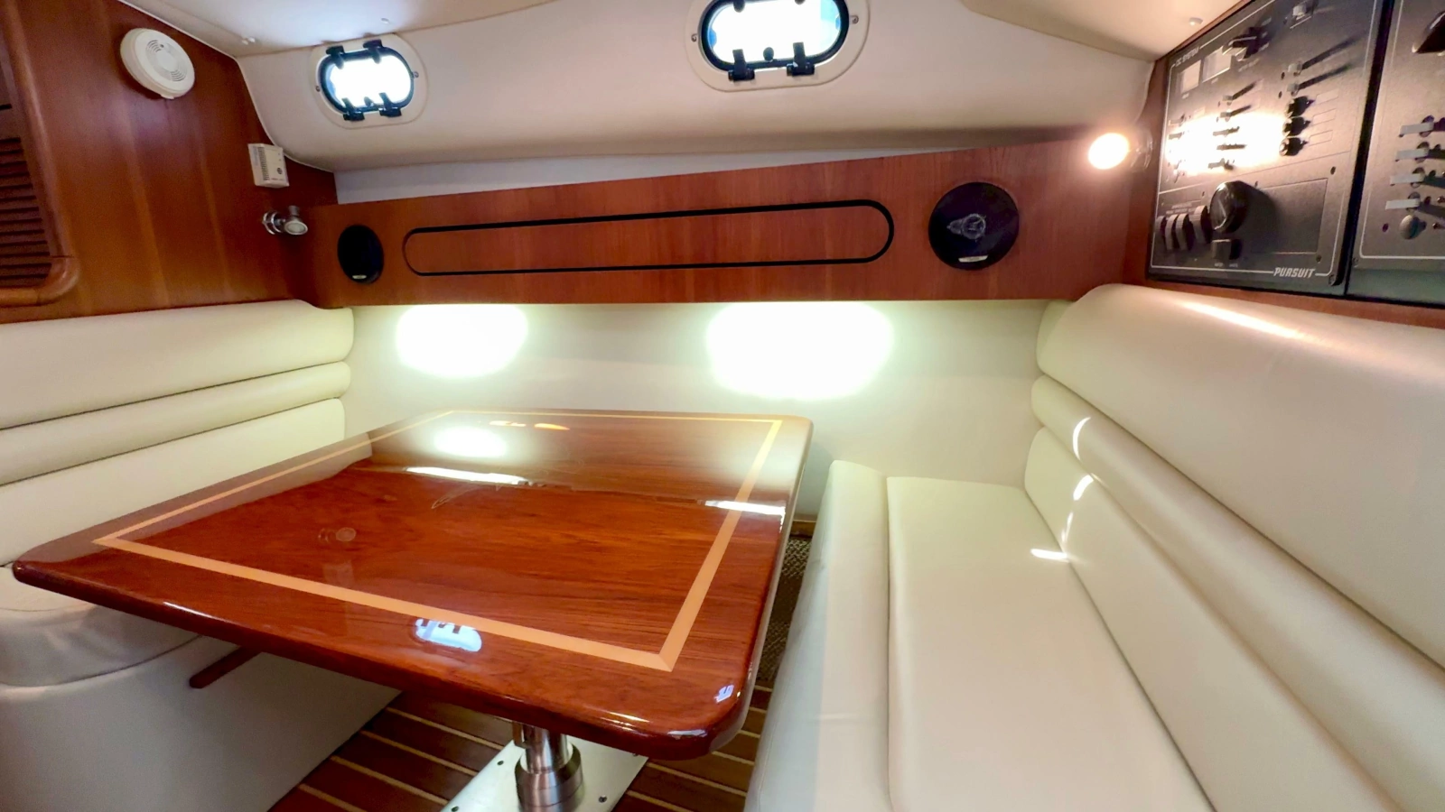 2003 Pursuit 3400 Express