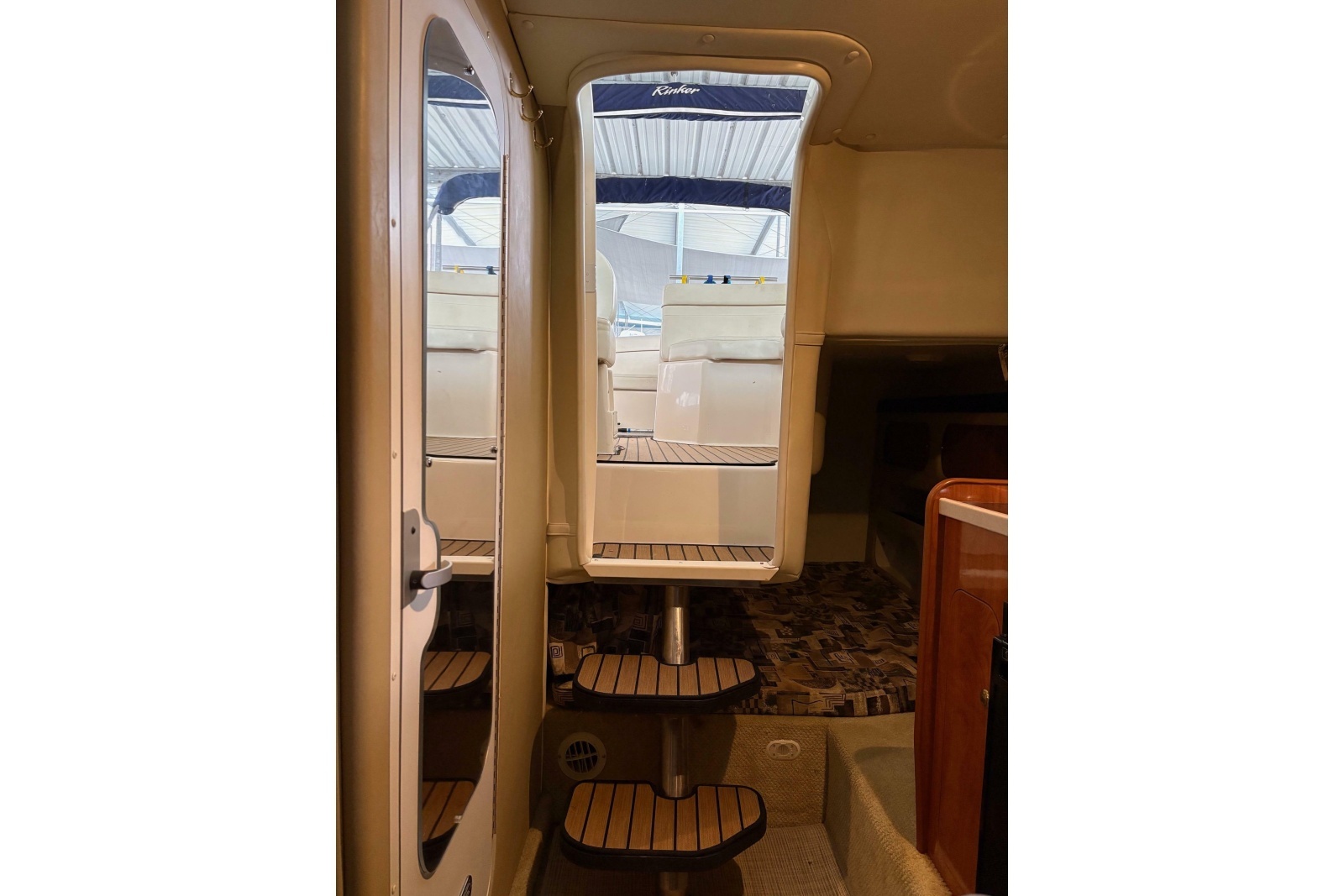 2003 Rinker Fiesta Vee 270