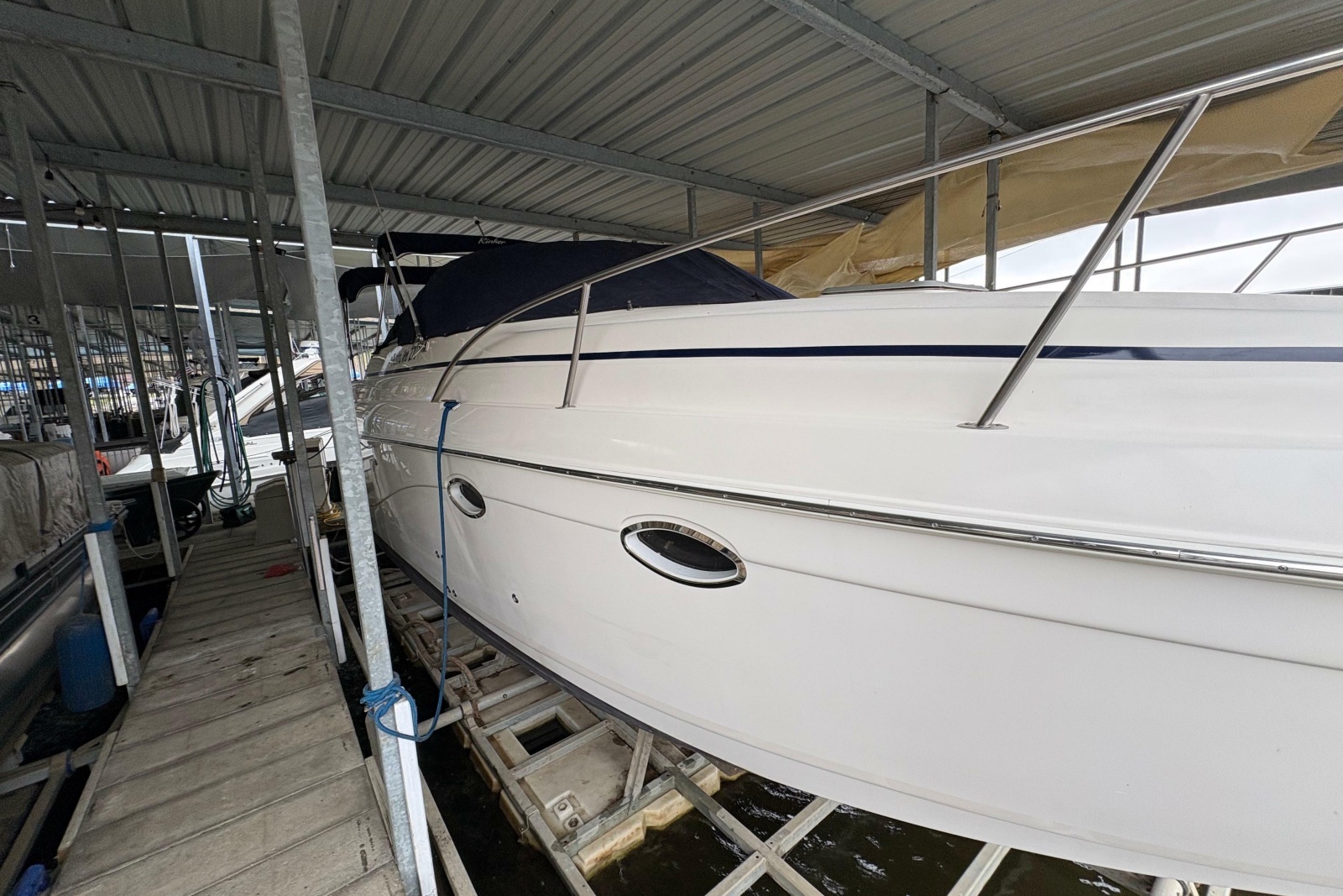2003 Rinker Fiesta Vee 270