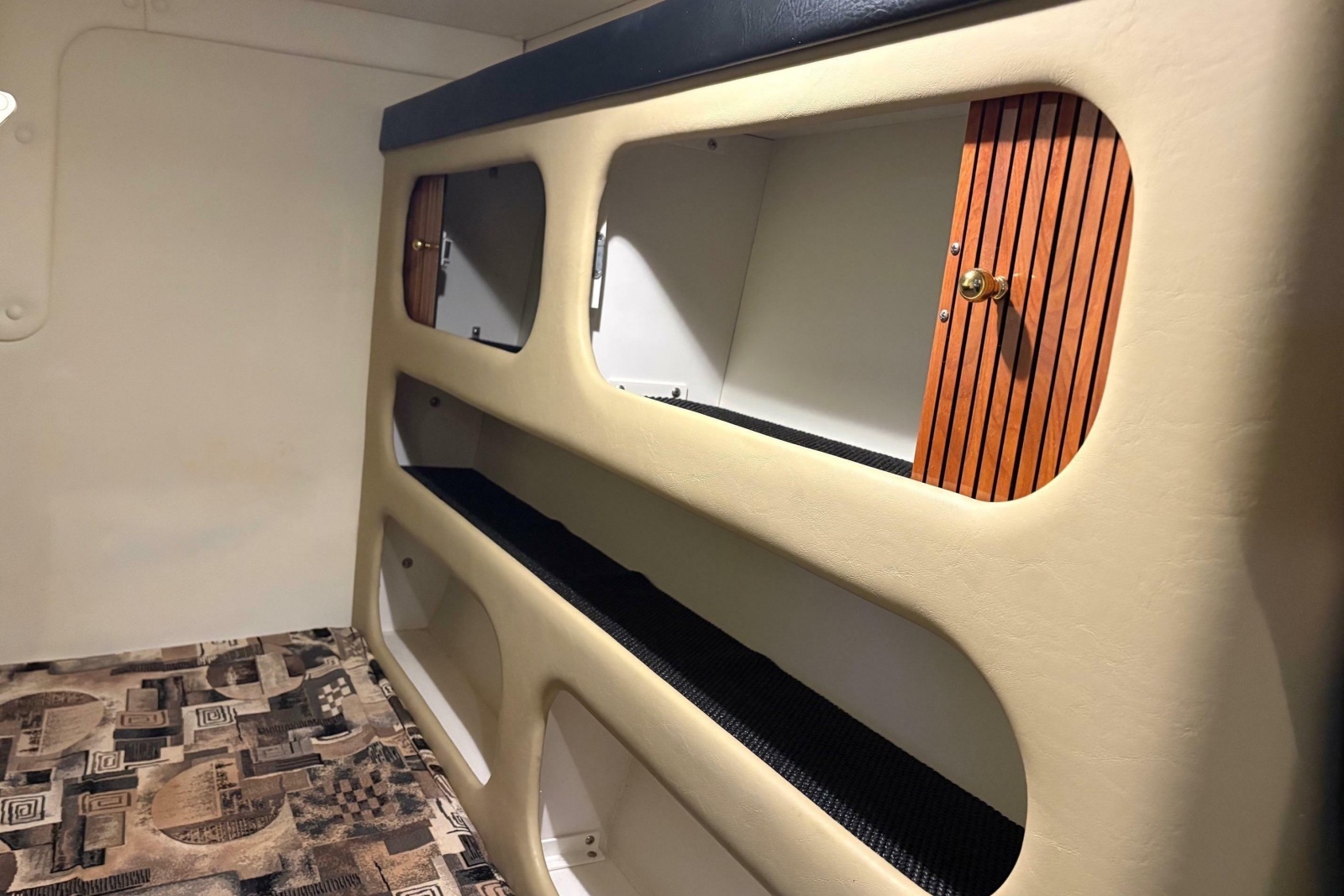 2003 Rinker Fiesta Vee 270